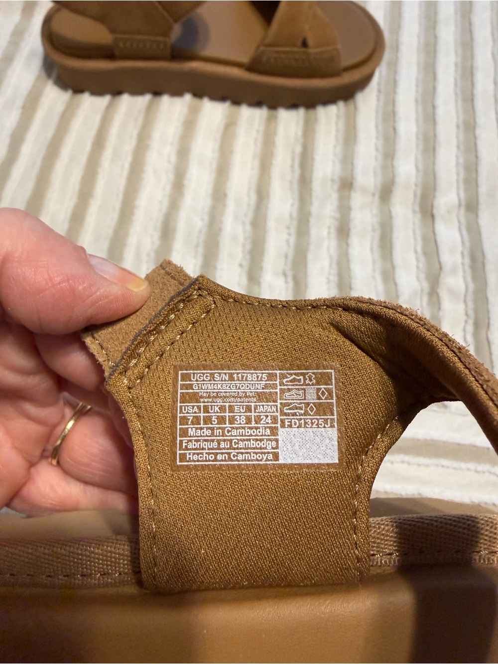 UGG Sunglaze Platform Tan Suede Strappy Sandals - Picture 3 of 3